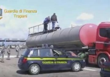 Frode fiscale prodotti petrolio: vasta operazione della GdF fra Trapani, Palermo e Catania. Cinque arresti. Sequestrati beni per oltre 40 mln di euro VIDEO