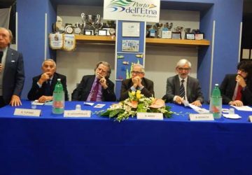 Presentato al Circolo Velico di Riposto il libro &ldquo;Oltre Parigi&rdquo;