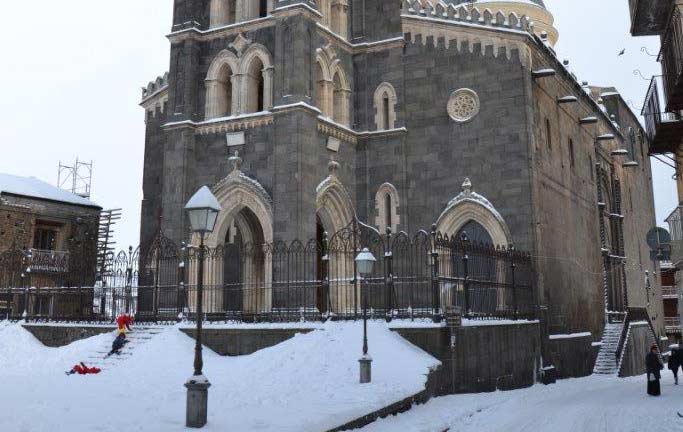 Emergenza neve: domani scuole chiuse a Randazzo, Maletto e Maniace