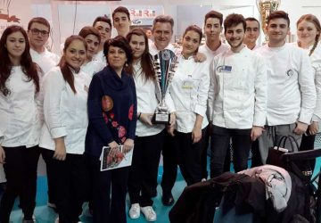 Gli alunni dell&rsquo;Alberghiero di Giarre al Salone del dolciario artigianale a Rimini