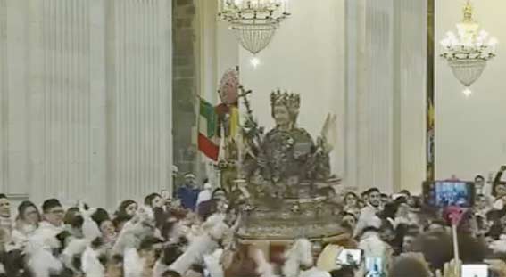 Catania: Sant’Agata rientra in cattedrale