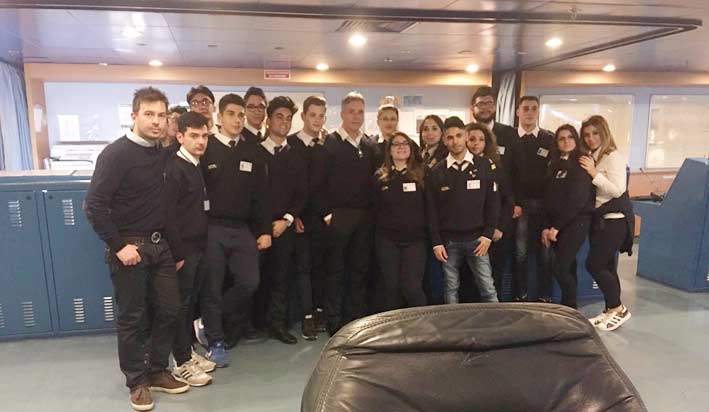 Gli studenti dell’“I.I.S.S. di Riposto” imparano l’arte della navigazione