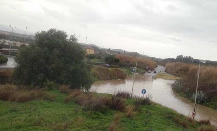 Allerta meteo Catania: tante le criticità. Zona Industriale sott’acqua. Esondato il torrente Forcile